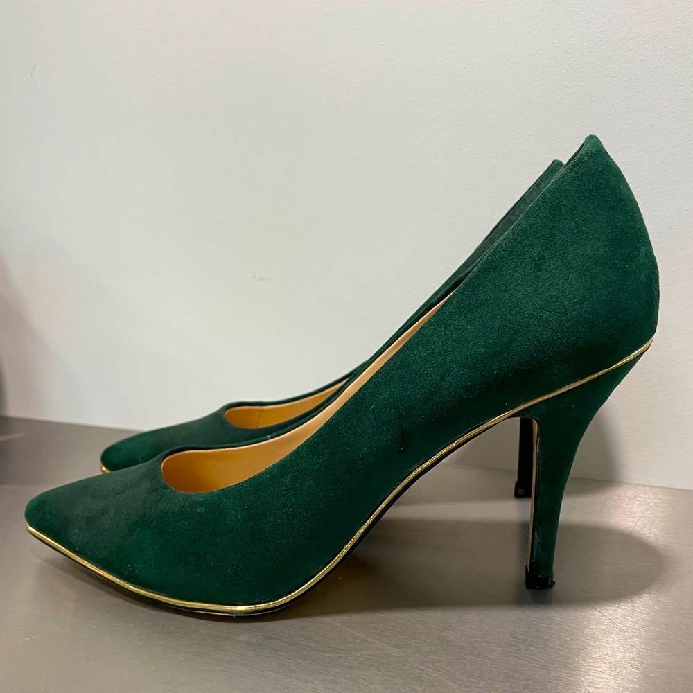 Marc New York Green Suede Pumps